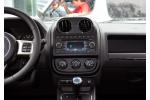 Jeep吉普 自由客 2011款 2.4 运动版