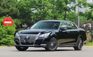 丰田皇冠现金优惠2.5万元 现车销售